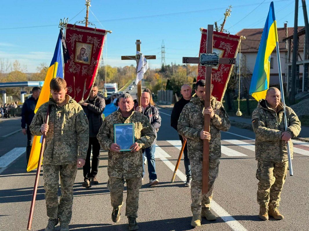 На вічний спочинок в Отинії провели Героя Ярослава Малашинського 3