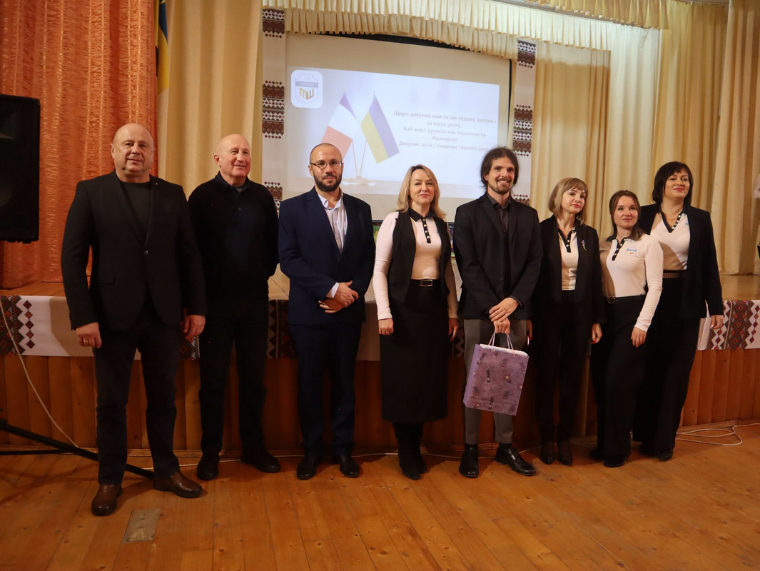 Коломийським ліцеїстам вручили сертифікати DELF, які дають змогу вступати до вишів Франції 2