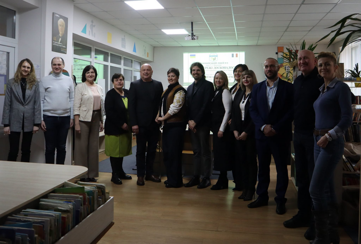 Коломийським ліцеїстам вручили сертифікати DELF, які дають змогу вступати до вишів Франції 3