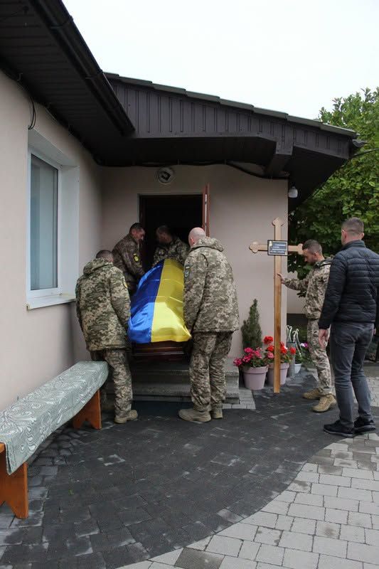 У Делятині попрощалися із загиблим захисником Іваном Гуменюком 7