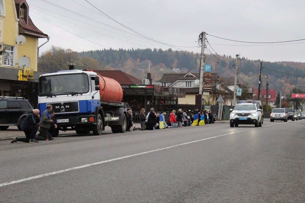 У Делятині попрощалися із загиблим захисником Іваном Гуменюком 2
