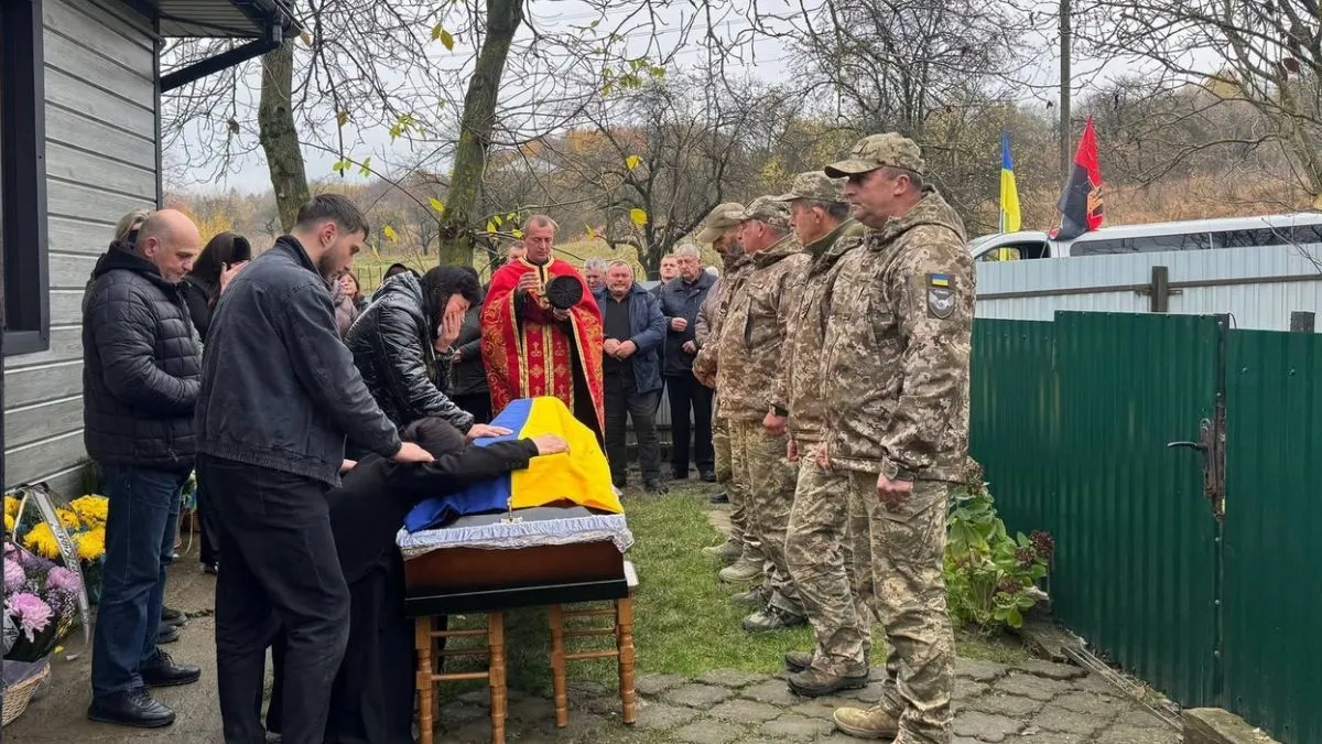 На Коломийщині зустріли скорботний кортеж полеглого захисника Петра Гереджука