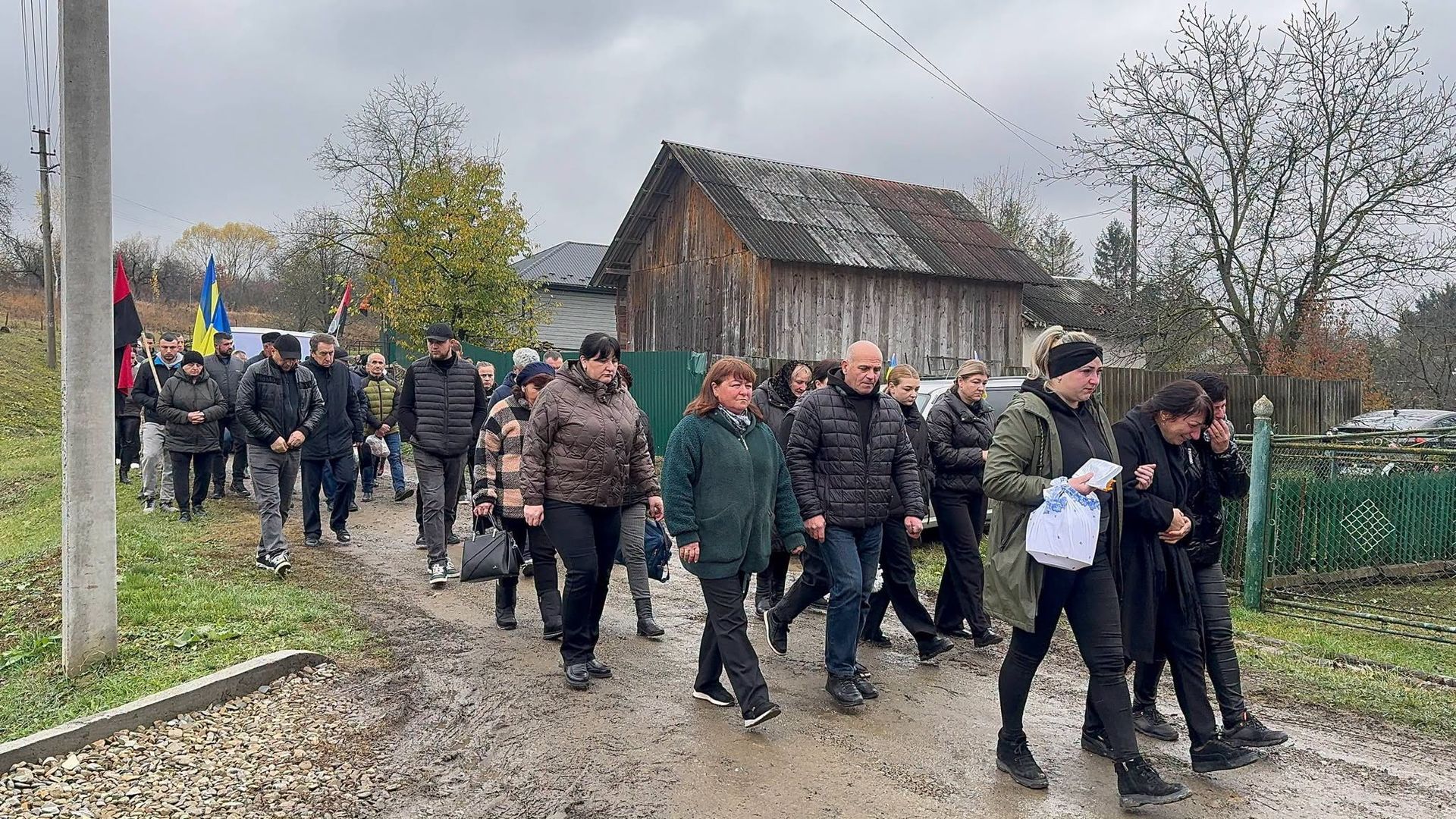 На Коломийщині зустріли скорботний кортеж полеглого захисника Петра Гереджука 2