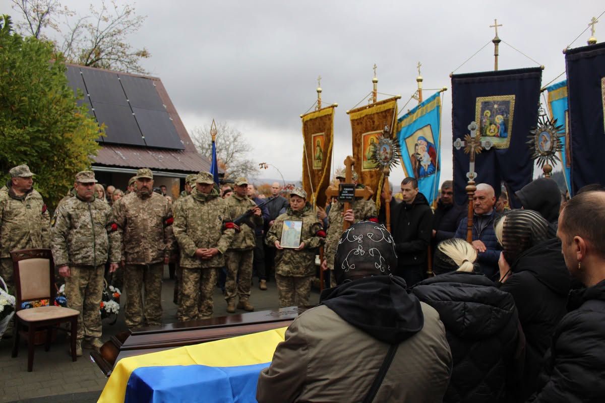 У Делятинській громаді попрощалися з полеглим військовим Іваном Гуменюком 5