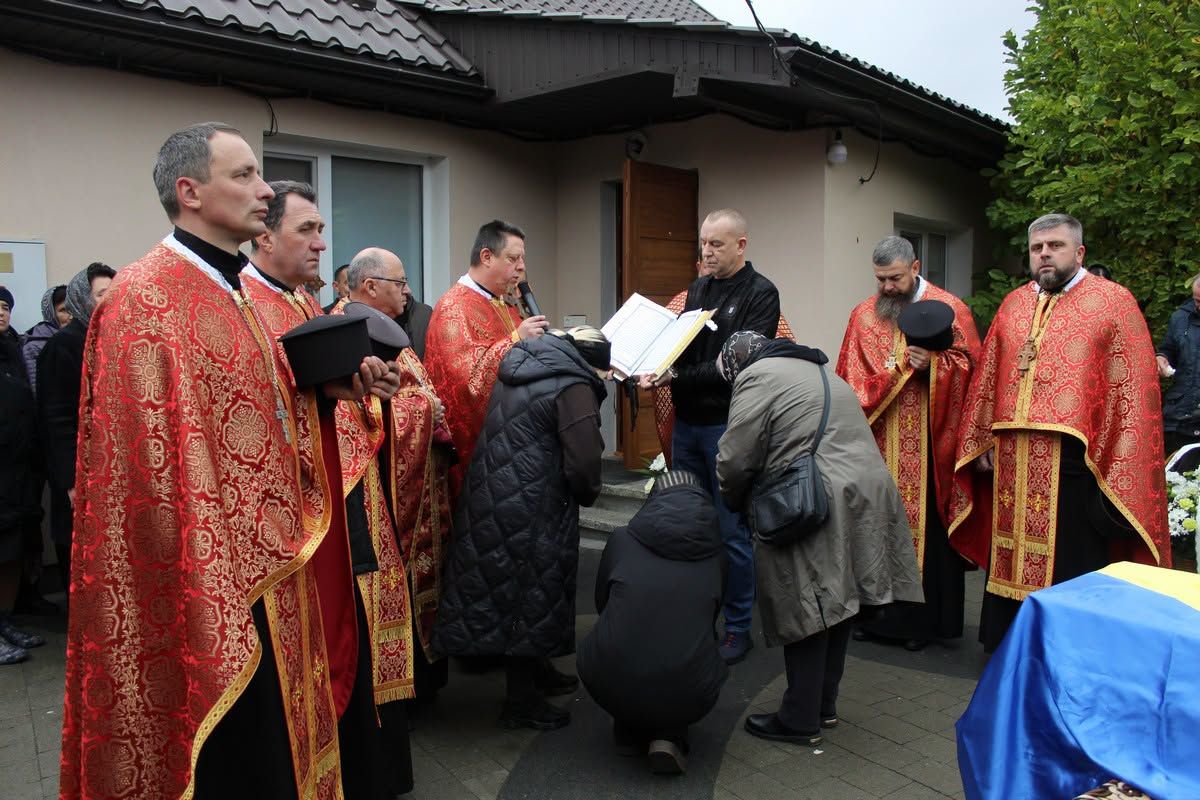 У Делятинській громаді попрощалися з полеглим військовим Іваном Гуменюком 9