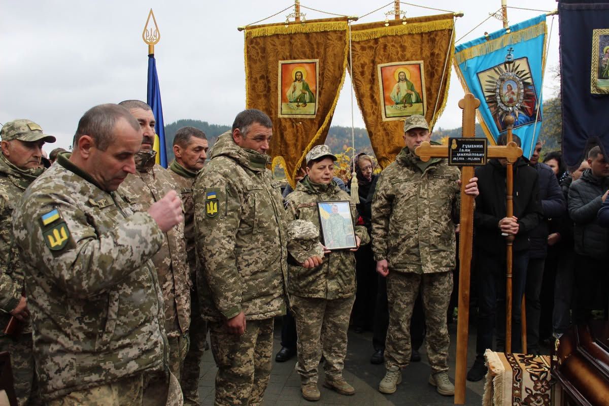 У Делятинській громаді попрощалися з полеглим військовим Іваном Гуменюком 8