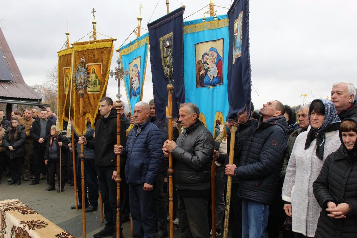 У Делятинській громаді попрощалися з полеглим військовим Іваном Гуменюком 7