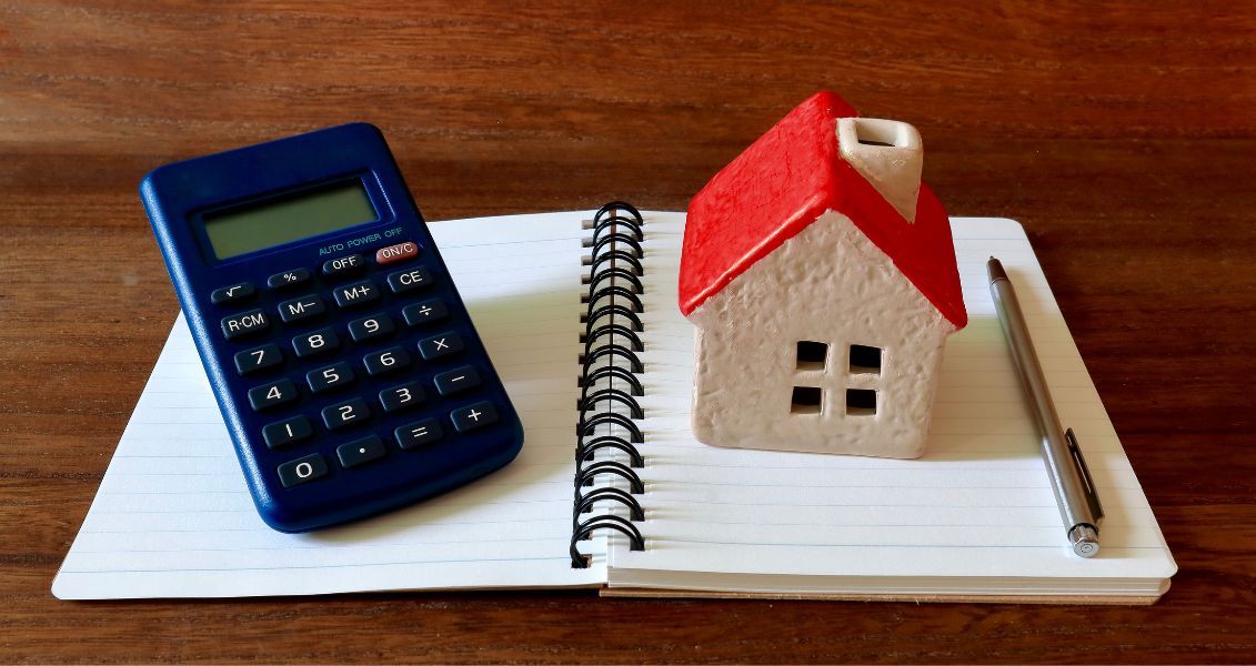 День впорядкування оселі — це більше, ніж просто день для прибирання і розбору мотлоху; мова йде про створення життєвого простору, який приносить радість, ефективність і спокій у наше життя