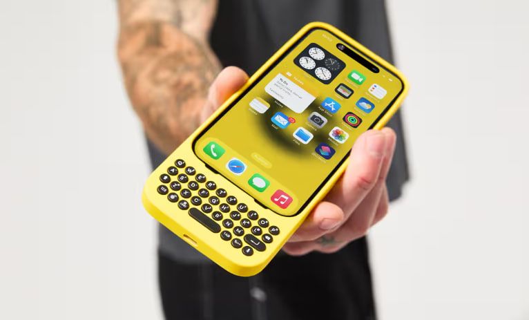 Чохол для клавіатури Clicks додає фізичну клавіатуру Чохол для клавіатури Clicks додає фізичну клавіатуру