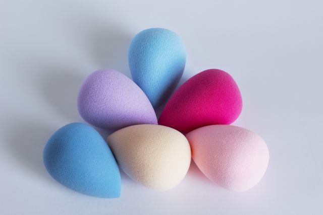 Обираючи спонжі, памятайте. що фігурні - складніше вимити.