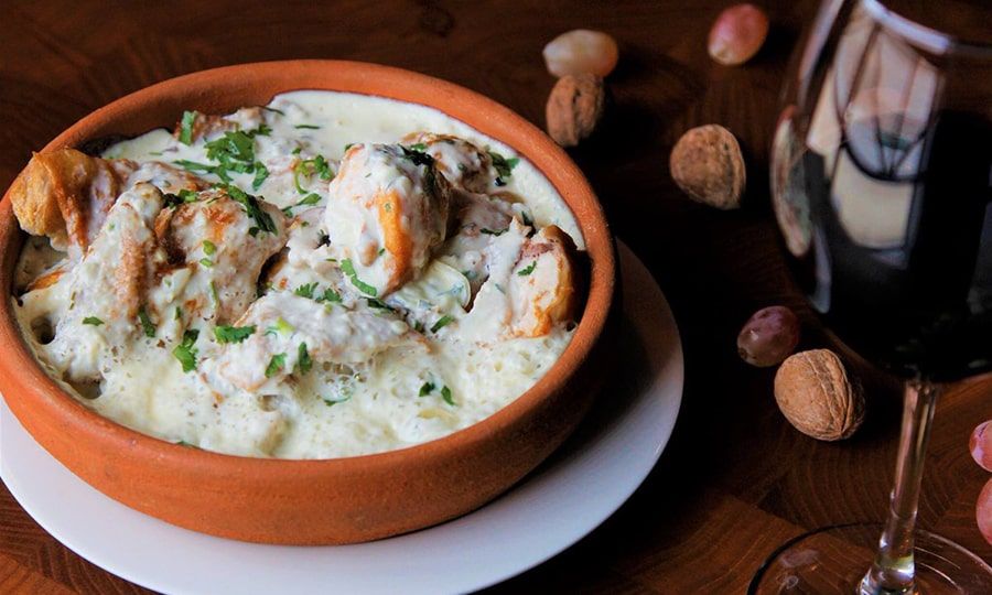 Цыпленок в сливочно-чесночном соусе по грузинскому рецепту - это божественно вкусно!