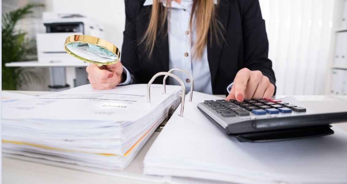 Працівники у сфері контрольно-ревізійної служби України - ревізори та аудитори - відзначають своє професійне свято 26 січня кожного року