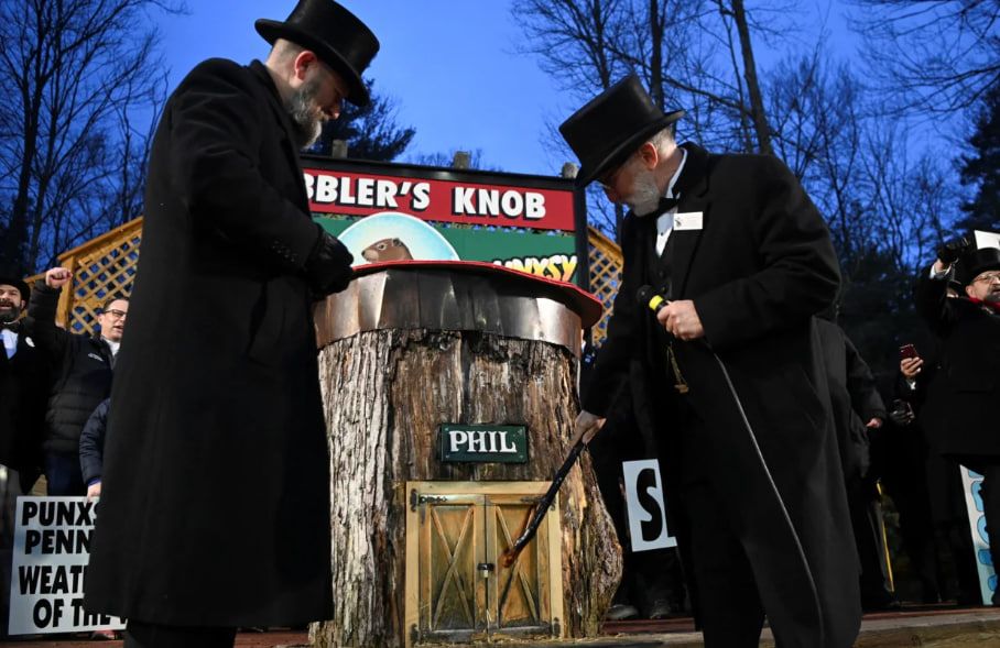 2 лютого 2024 року Філ з Панксатоні передбачив ранню весну 2 лютого 2024 року Філ з Панксатоні передбачив ранню весну