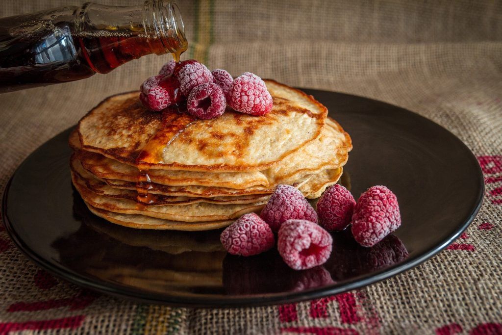 Млинцями торгували в якості вуличної їжі, а давньогрецькі поети навіть присвячували їм свої вірші
