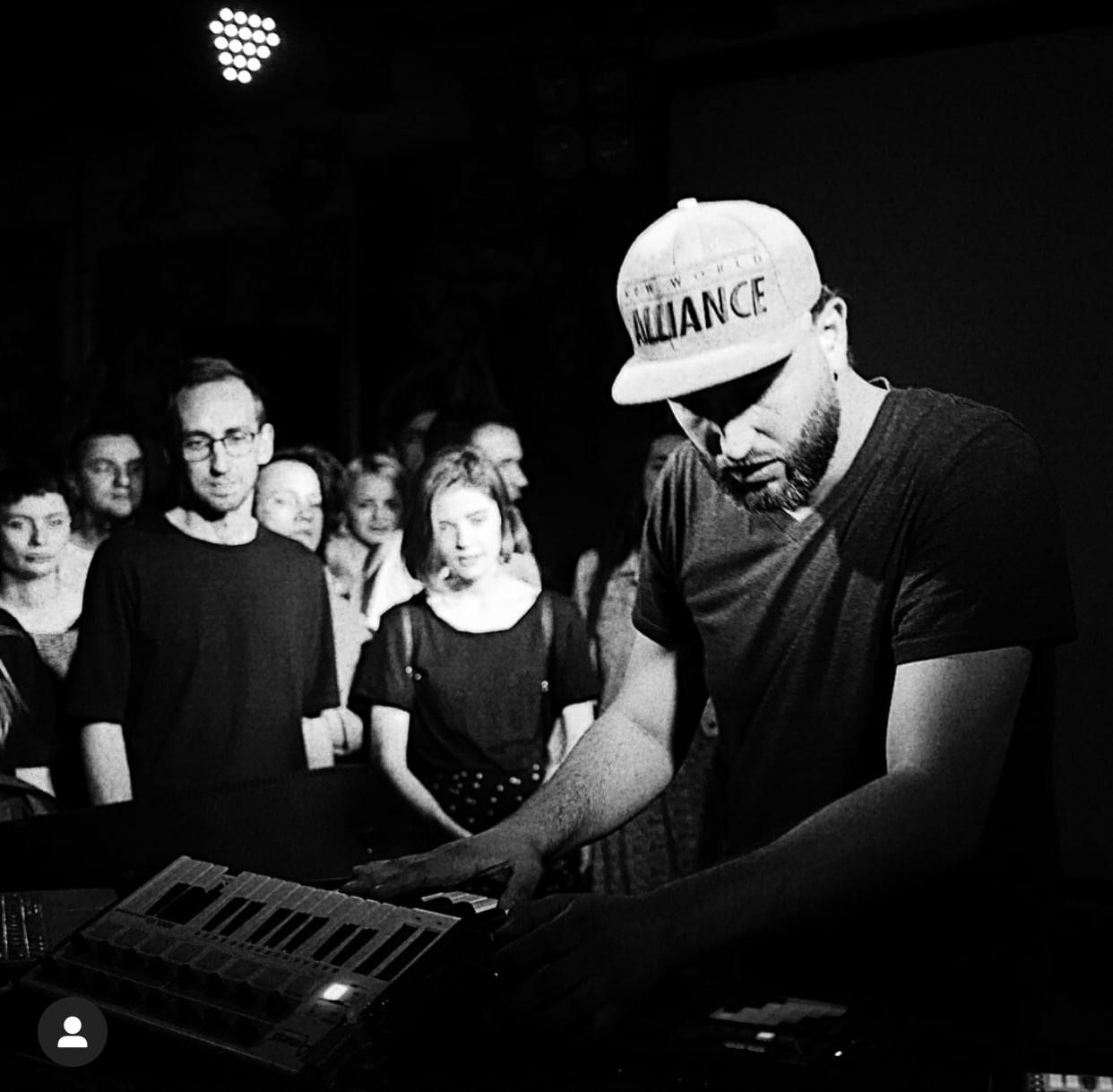 Музыка Рамича часто сопровождается политическим посланием. Музыка Рамича часто сопровождается политическим посланием.