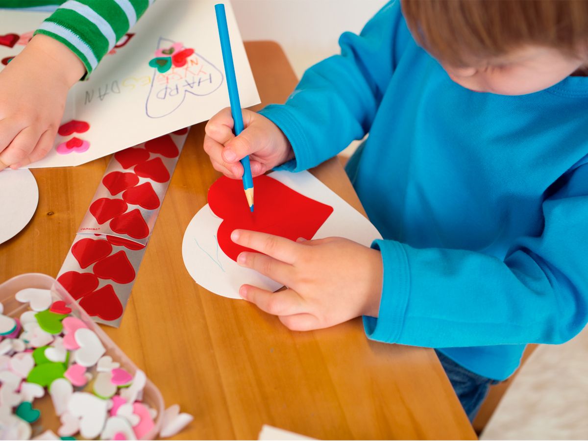 Найбільш зворушливі валентинки, звичайно, зроблені дітьми.