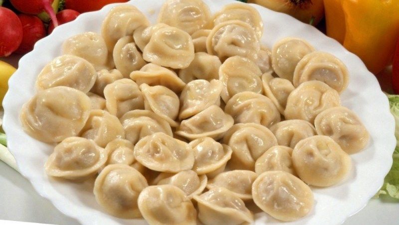 Почти каждый народ имеет подобие пельменей: итальянские равиоли, узбекские манты, армянские бораки, грузинские хинкали, литовские колдуны, японские гэдзы, еврейские крепили.