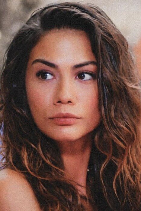 Демет Оздемир Демет Оздемир