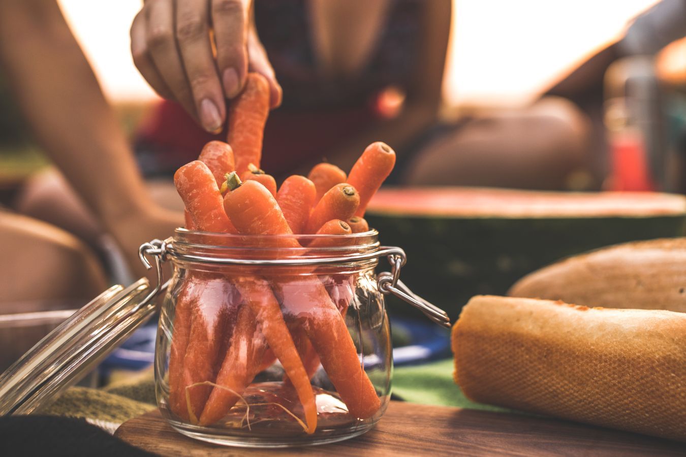 Перекус повинен бути легким і таким, що не вимагає приготування. Перекус повинен бути легким і таким, що не вимагає приготування.