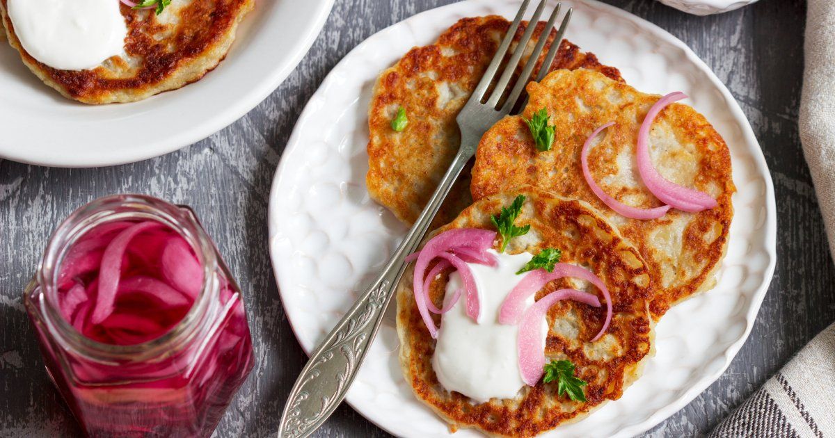 Боксти подают со сметаной и маринованным луком! Боксти подают со сметаной и маринованным луком!