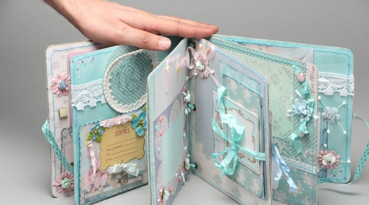 Вперше людство зацікавилось створенням пам’ятних альбомів ще у 1598 році