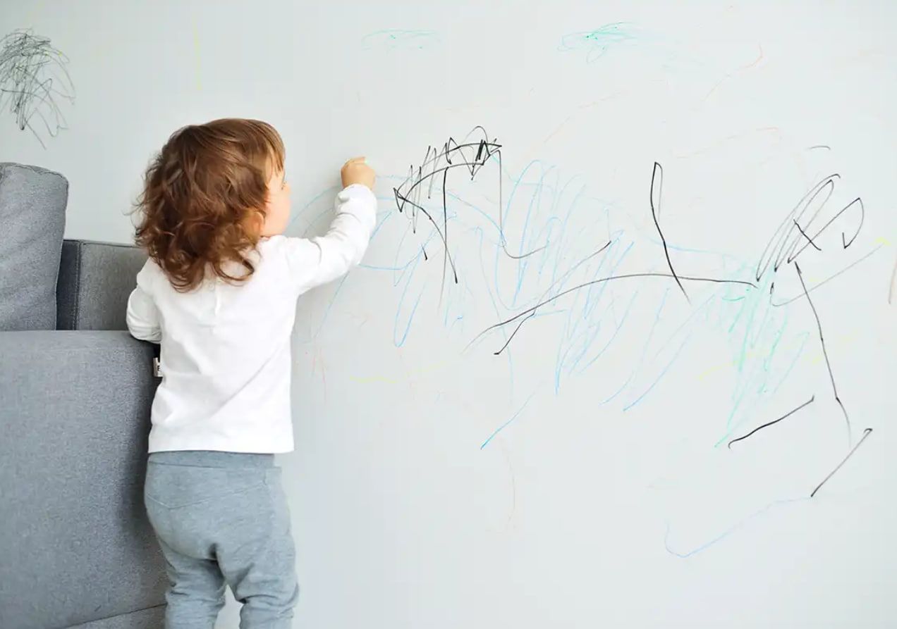 С акварелью вода, конечно, не справится, а вот с карандашными набросками - вполне. С акварелью вода, конечно, не справится, а вот с карандашными набросками - вполне.