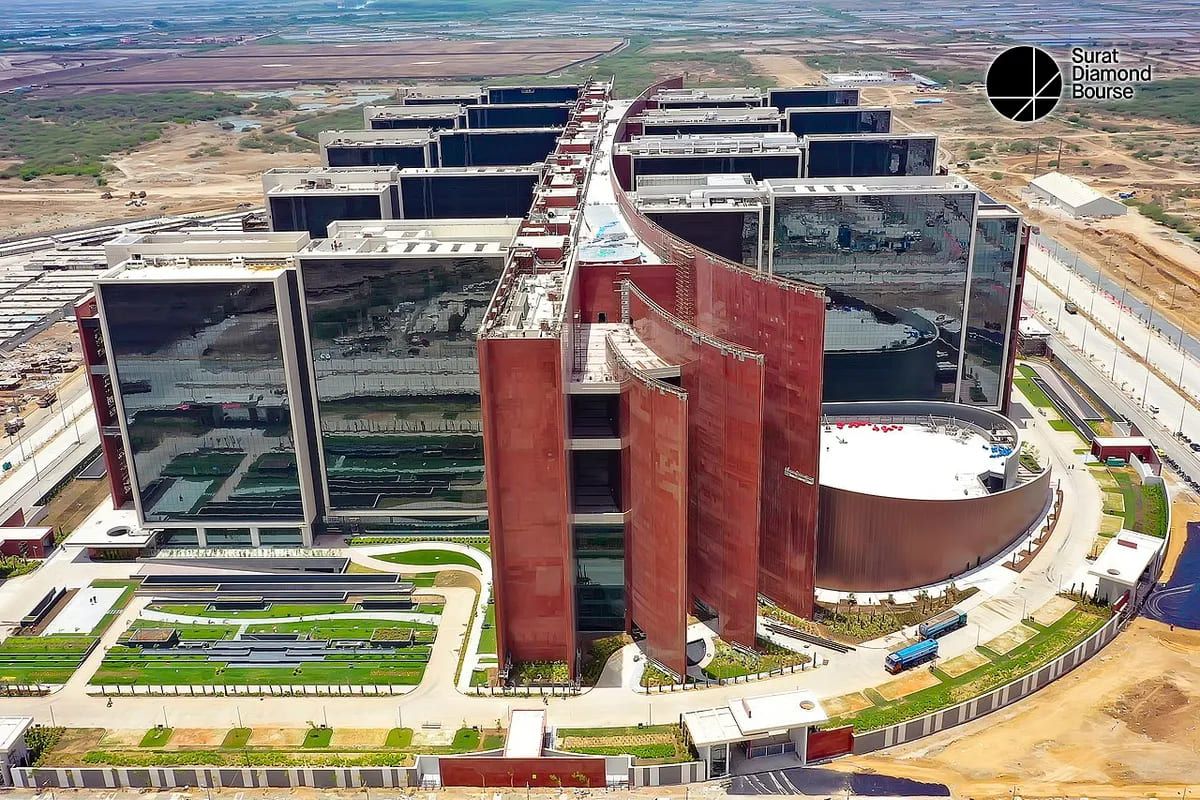 Есть опасения, что в эксплуатацию сооружение не такое эргономичное, как было анонсировано. Есть опасения, что в эксплуатация сооружение не такое эргономичное, как было анонсировано.