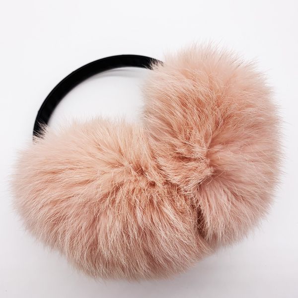 Ибо именно в этот день в 1887 году американец Честер Гринвуд получил патент на наушники из меха Ибо именно в этот день в 1887 году американец Честер Гринвуд получил патент на наушники из меха