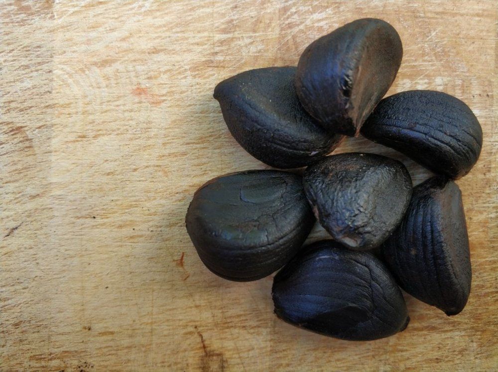 Первыми черными чесноками начали готовить японцы. Первыми черными чесноками стали готовить японцы.