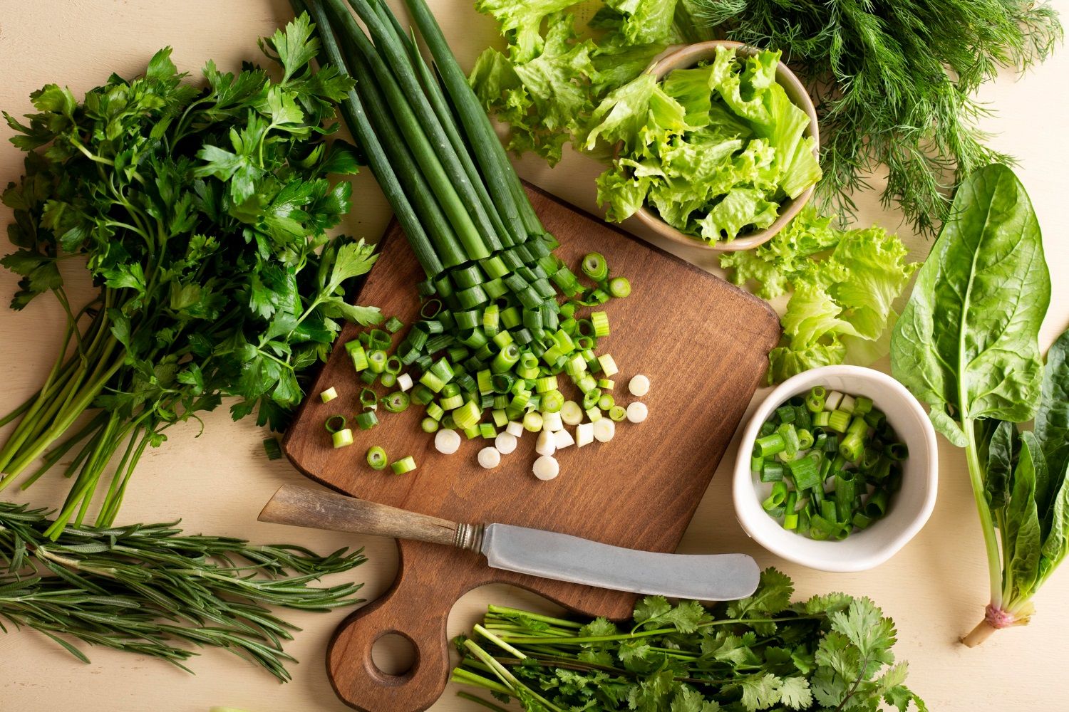 Зелень - одне з найкращих джерел клітковини. Зелень - одне з найкращих джерел клітковини.