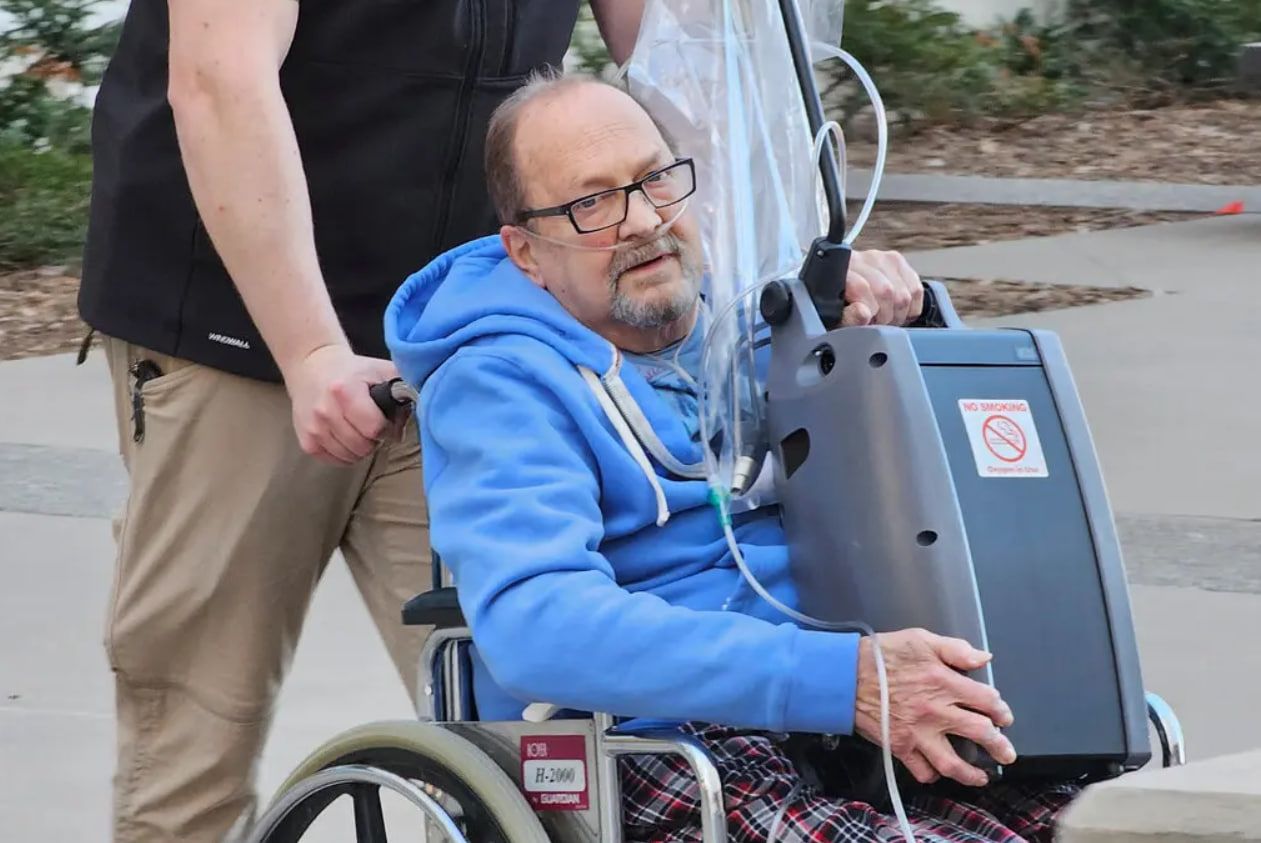 Джерри Салитерман своей вины не приза=нает. Джерри Салитерман своей вины не приза=нает.