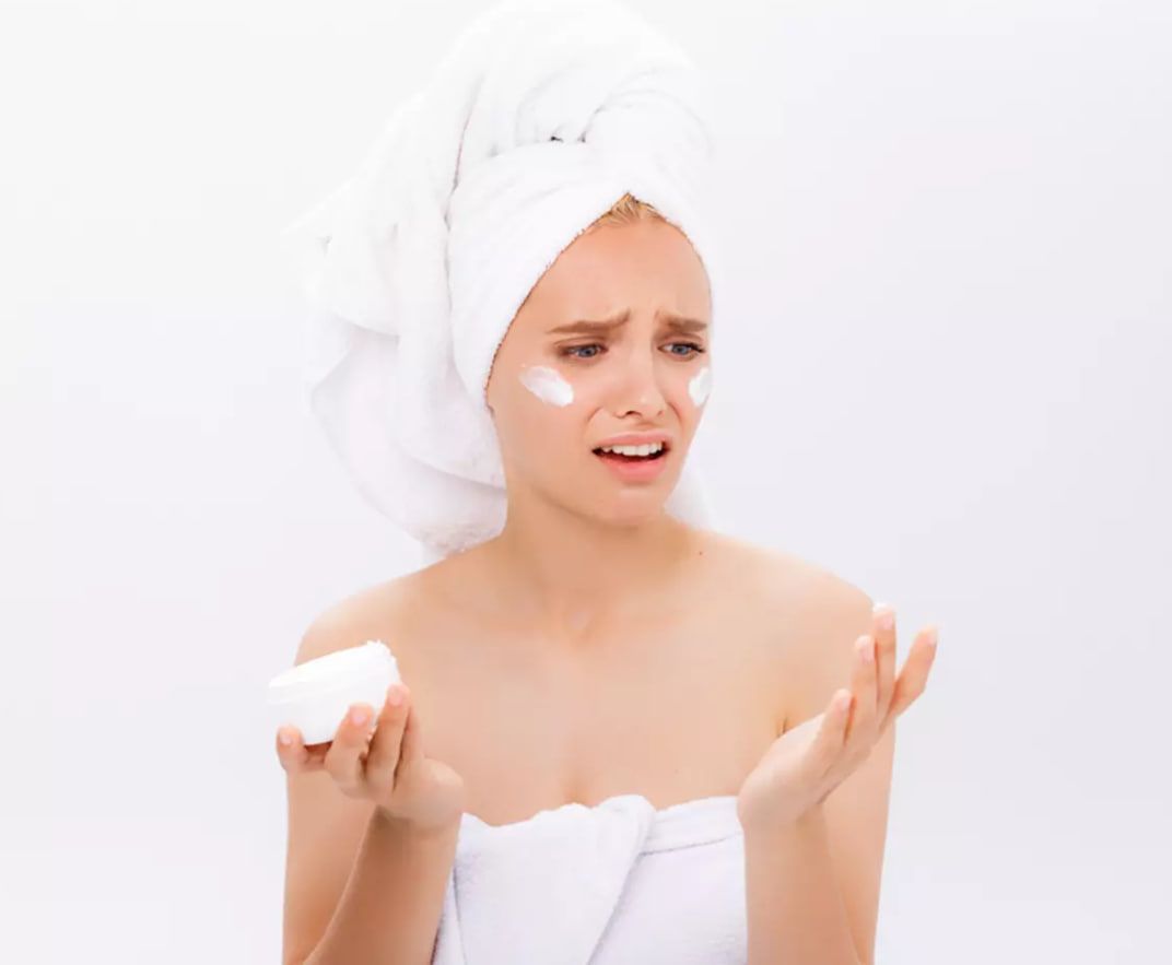 У старого крему безліч способів застосування, так що засмучуватися не варто. У старого крему безліч способів застосування, так що засмучуватися не варто.