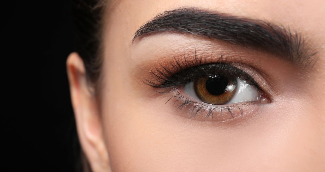 Сейчас рынок красоты предлагает много процедур на любой вкус: коррекция и покраска бровей, ламинирование ресниц и бровей, наращивание ресниц и т.д.