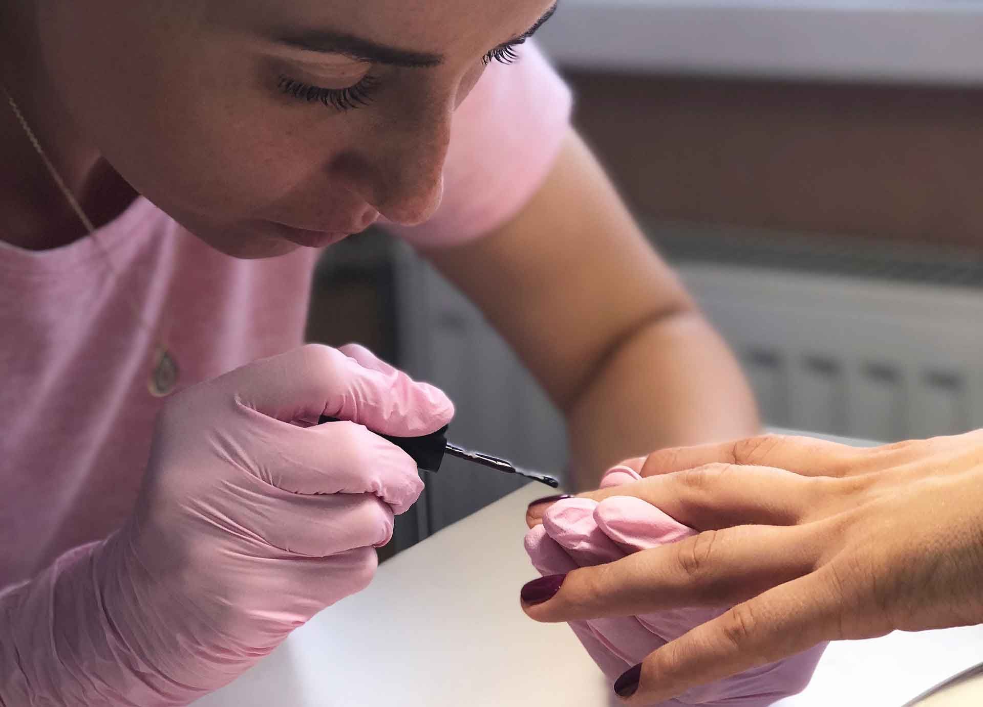 Сьогодні дизайн нігтів це і прикраса, і стан душі