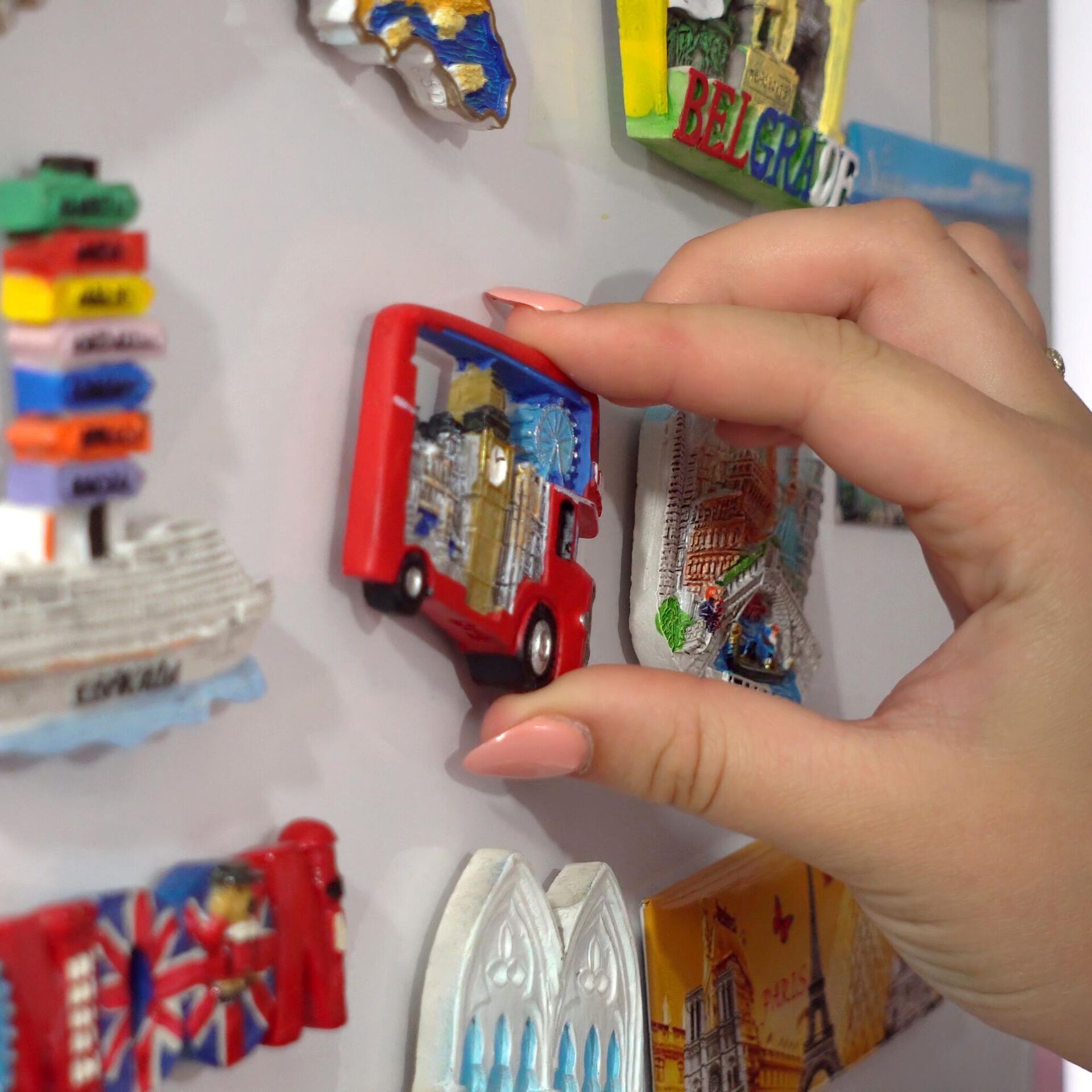 За допомогою магнітів відпустка може бути присутня в будинку навіть після її закінчення. За допомогою магнітів відпустка може бути присутня в будинку навіть після її закінчення.