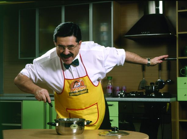 Борис Бурда на знімання кулінарного проекту.