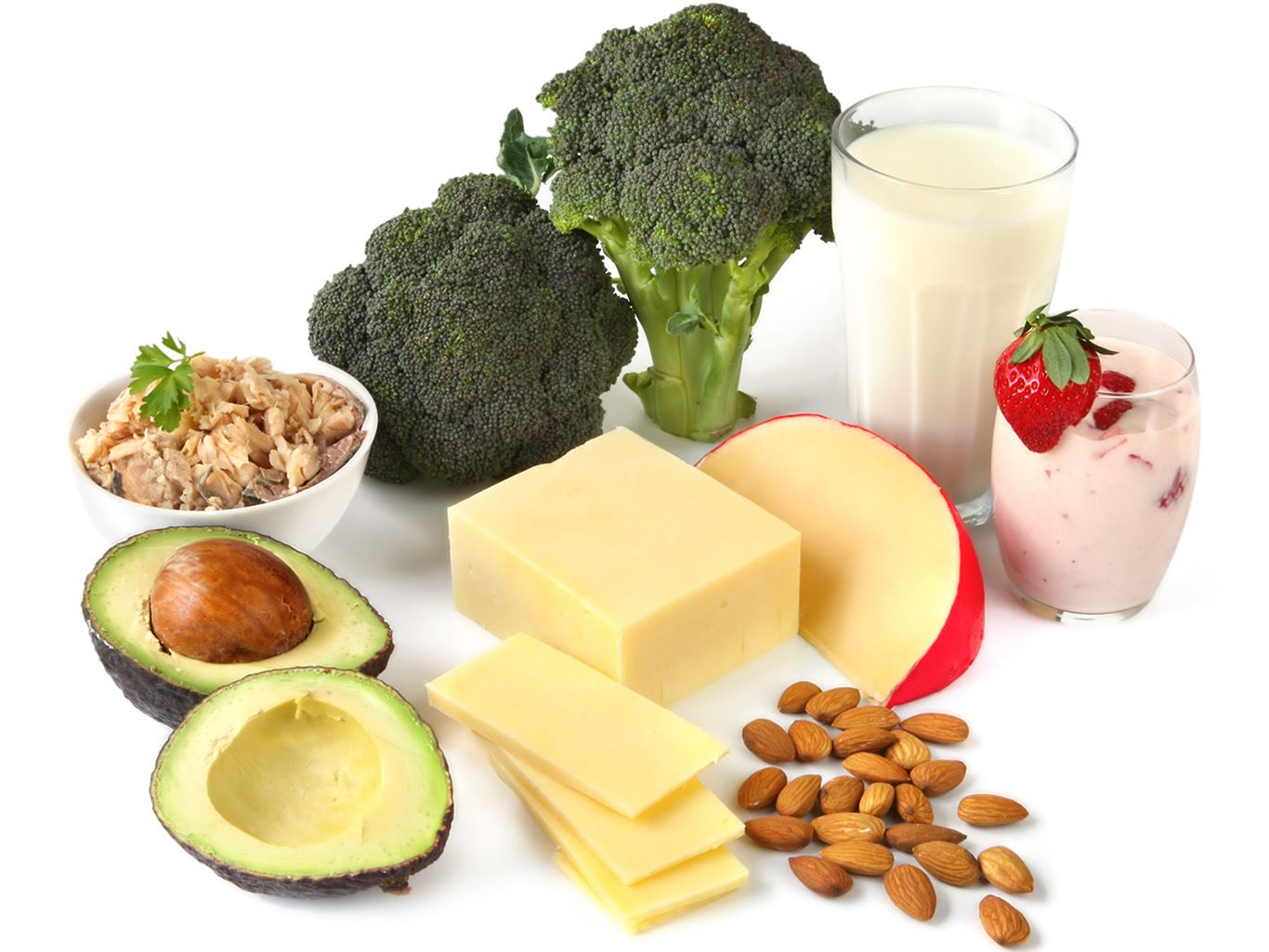 Прродукты, богатые кальцием, являются строительным материалом для костей.