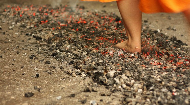 В Международный день хождения по огню наполнимся духом этой древней практики. Этот день является свидетельством несокрушимого духа, который есть в каждом из нас, готового покорить огонь, дающий нам жизнь