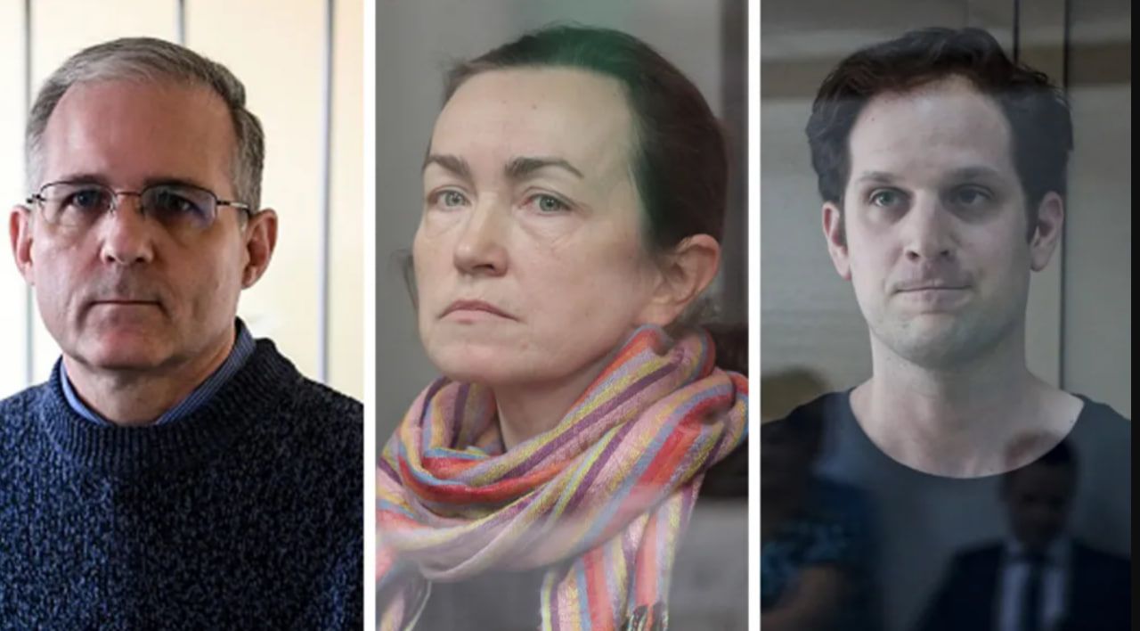 Слева направо: Пол Уилан, Алсу Курмашева и Эван Гершкович. Слева направо: Пол Уилан, Алсу Курмашева и Эван Гершкович.