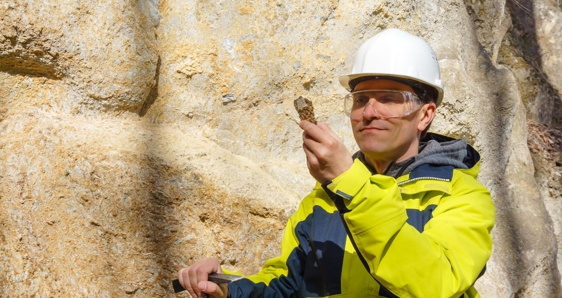 День геолога має за мету подяку геологам, картографам, геофізикам, геодезистам тощо за їх важливу працю, а також підвищення зацікавленості робітників цієї сфери