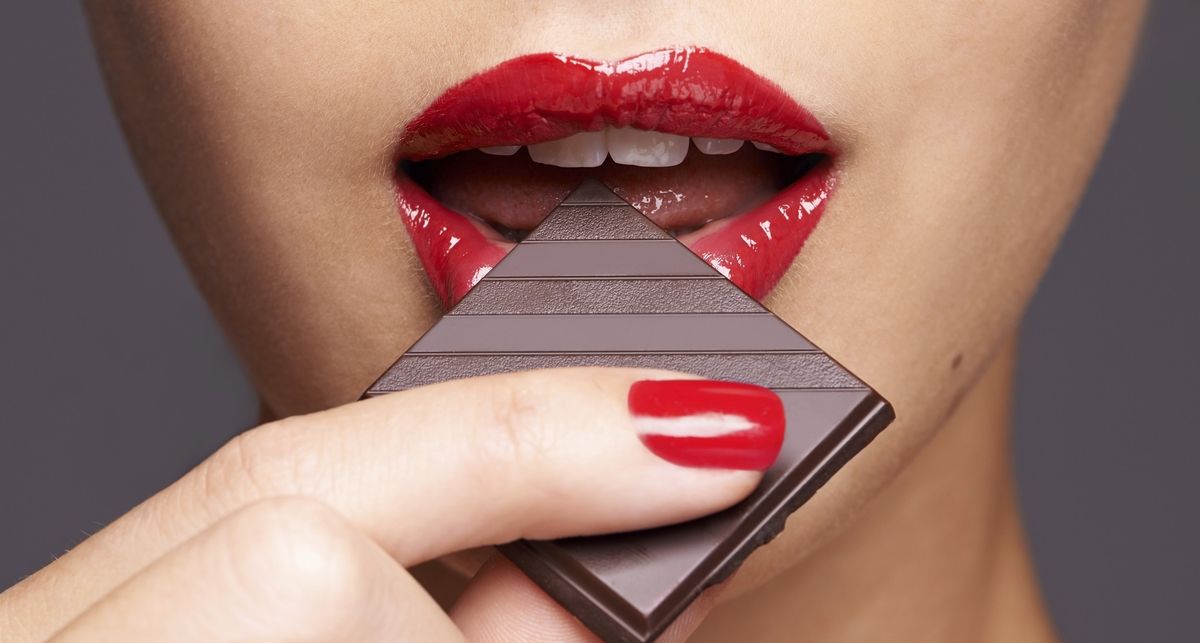 Не любите часник - з'їжте для гостроти зору чорного шоколаду.