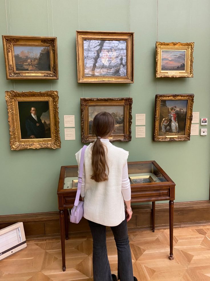 Мета полягає в тому, щоб по-справжньому побачити твір мистецтва, дослідити його деталі, текстуру та емоції, які він викликає Мета полягає в тому, щоб по-справжньому побачити твір мистецтва, дослідити його деталі, текстуру та емоції, які він викликає