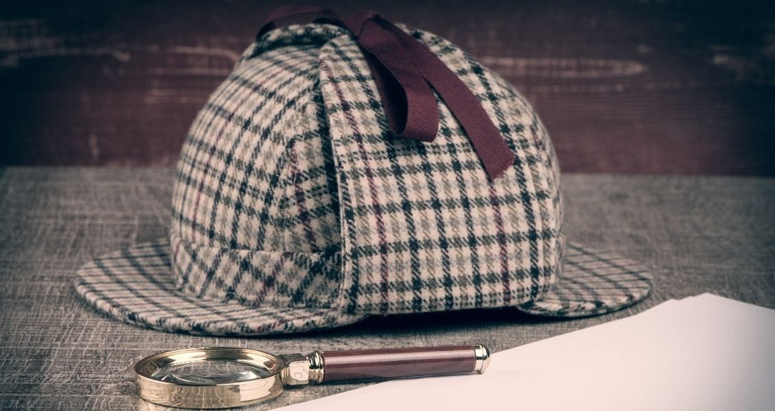 Описаний Конаном Дойлом у книгах про Шерлока Холмса дедуктивний метод одразу почав застосовуватись поліцією після поширення оповідань