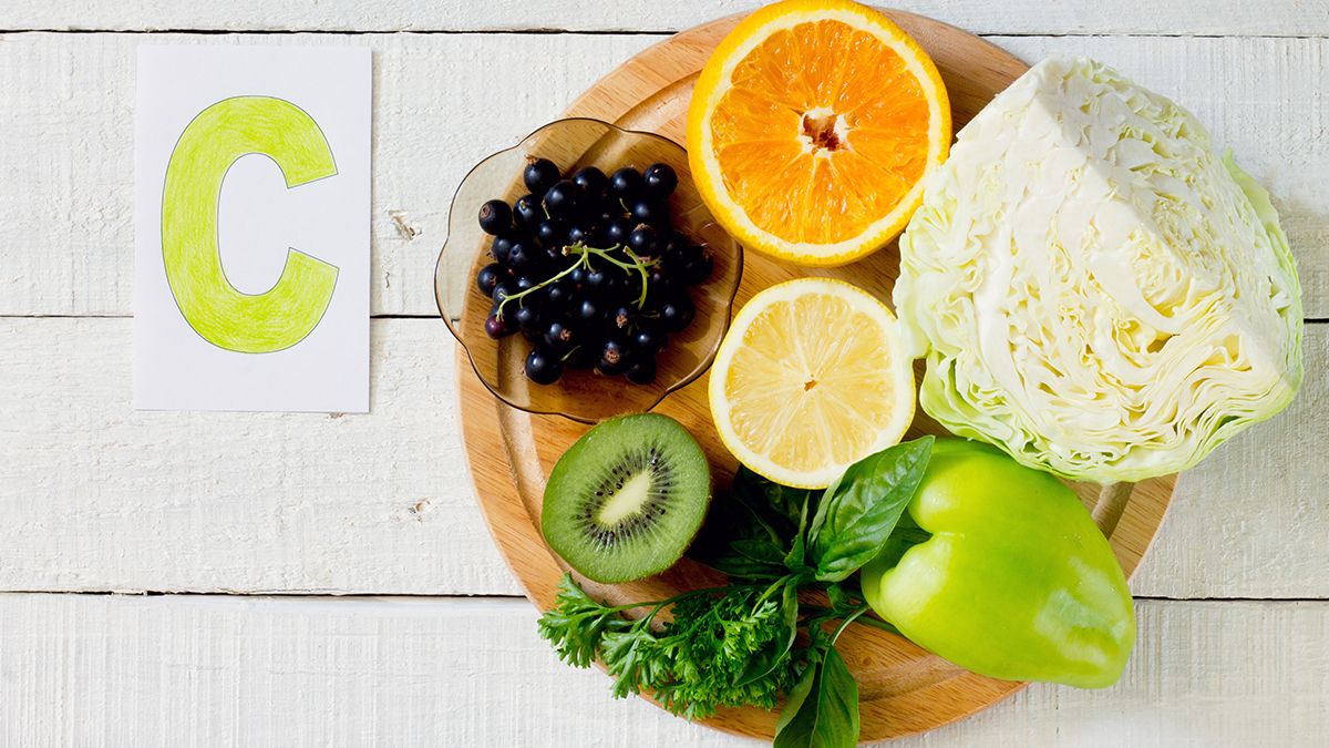 Витамин С синтезирует коллаген, без которого суставы не будут работать.