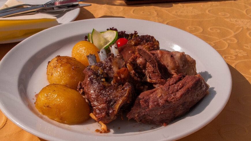 Иногда ужин - лучший помощник бессонницы.