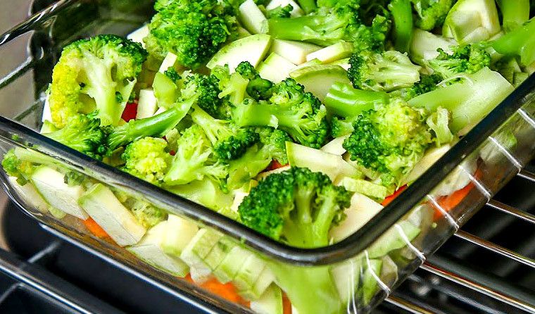 Брокколи и кабачки - идеальный дуэт для работы желудка.