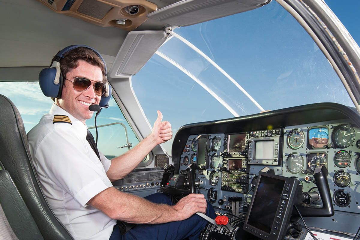 У 2014 році Міжнародна федерація асоціації пілотів повітряних ліній прийняла запропоновану дату 26 квітня для святкування Дня пілотів у всьому світі