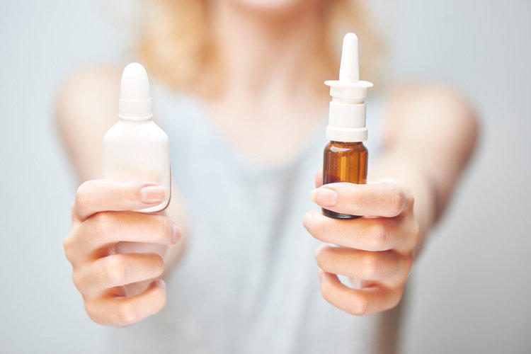 Сосудосуживающие капли и спреи приводят к повторной заложенности носа. Сосудосуживающие капли и спреи приводят к повторной заложенности носа.