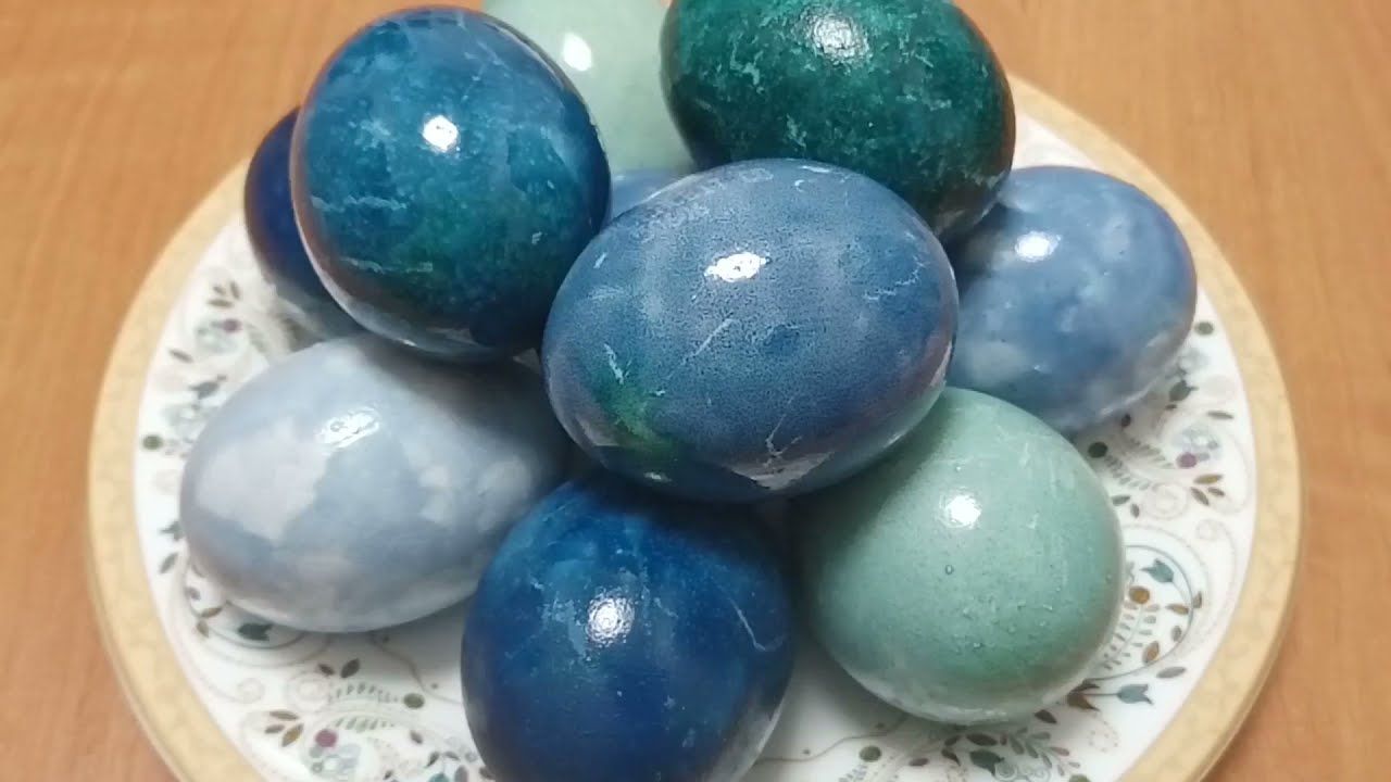 Красная капуста дает отличный синий цвет. Красная капуста дает отличный синий цвет.