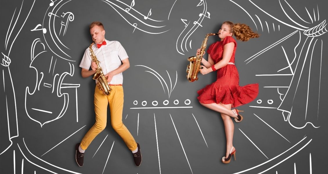 Для исполнения джаза пригодны любые музыкальные инструменты, но наиболее распространенными для этого стиля являются корнет, саксофон, контрабас, фортепиано, барабаны и гитара